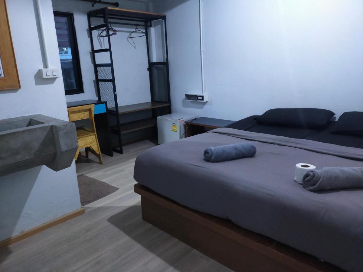 9 Hostel Chiang Mai Eksteriør billede